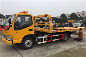 喇叭沟门哪里有拖车服务